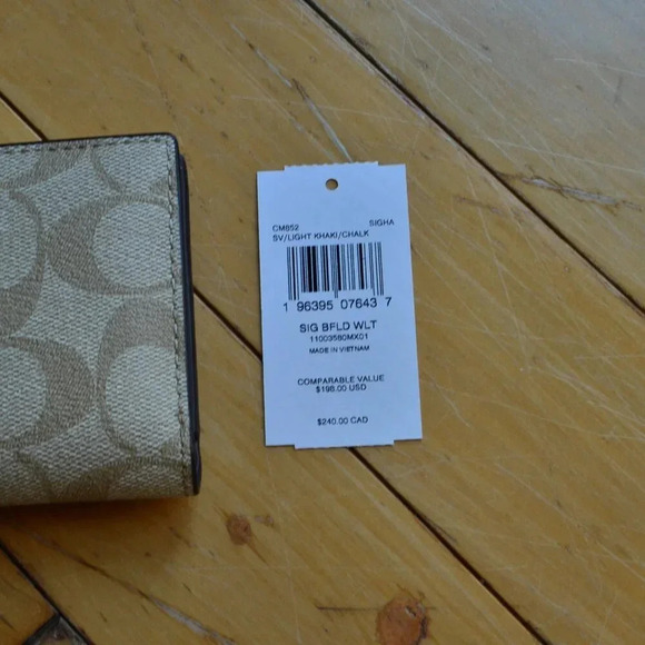 Coach CM852 Bifold Wallet In Signature Canvas - Picture 2 of 8
